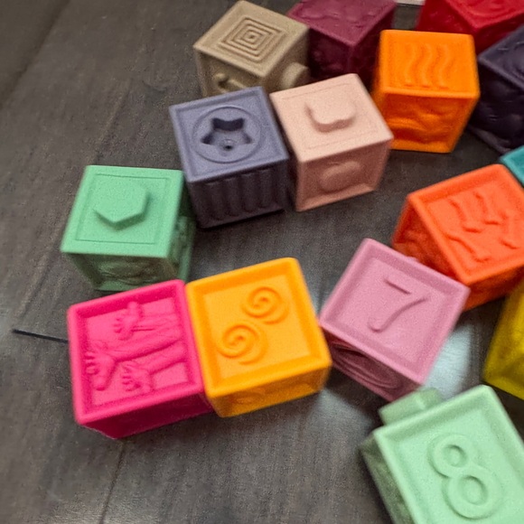 NWOT Rubber Colorful Stacking Building Blocks Set for Kids Infants Baby Toddlers - Picture 3 of 9